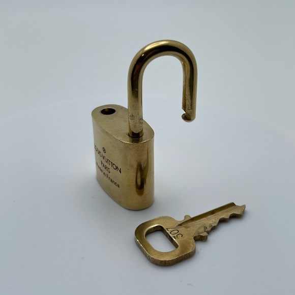 ✨LOUIS VUITTON ✨ Authentic Lock and Key #307 - Picture 4 of 7
